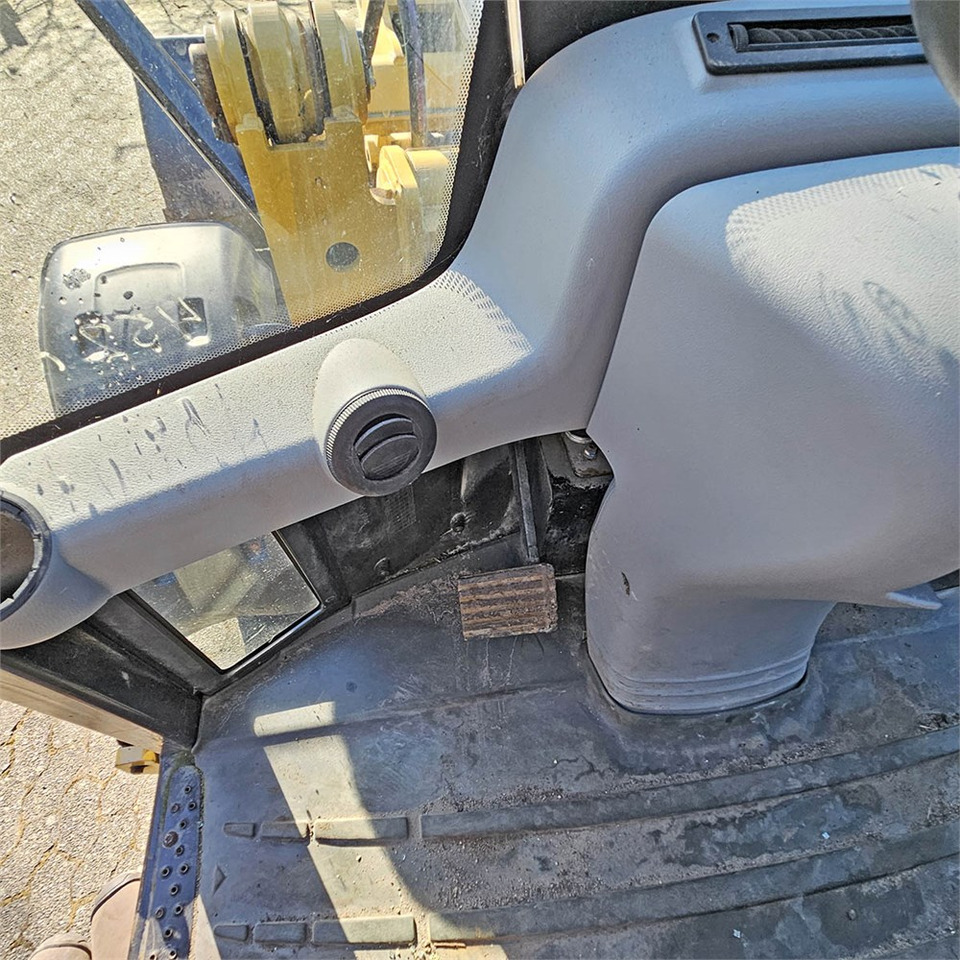 Wheel loader Caterpillar 908 H2: gambar 16 Wheel loader Caterpillar 908 H2: gambar 16