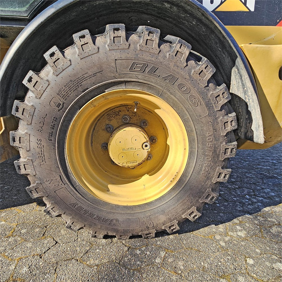 Wheel loader Caterpillar 908 H2: gambar 41 Wheel loader Caterpillar 908 H2: gambar 41