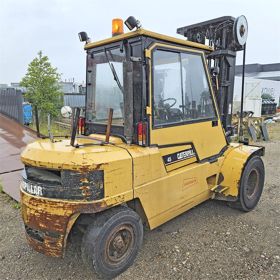 Caterpillar DP45 - Forklift: gambar 5 Caterpillar DP45 - Forklift: gambar 5