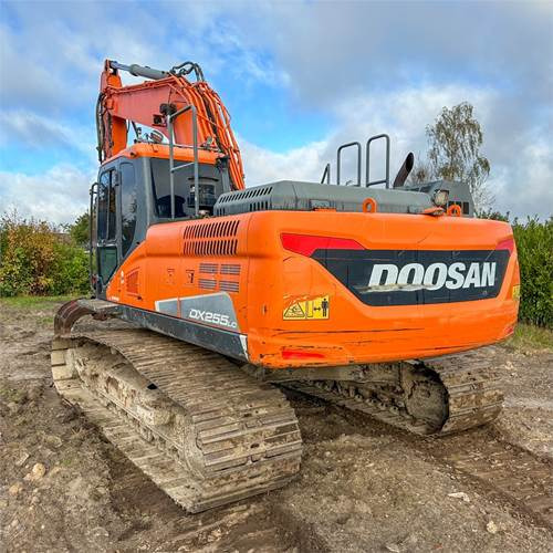 Doosan DX255 LC - Ekskavator perayap: gambar 4 Doosan DX255 LC - Ekskavator perayap: gambar 4