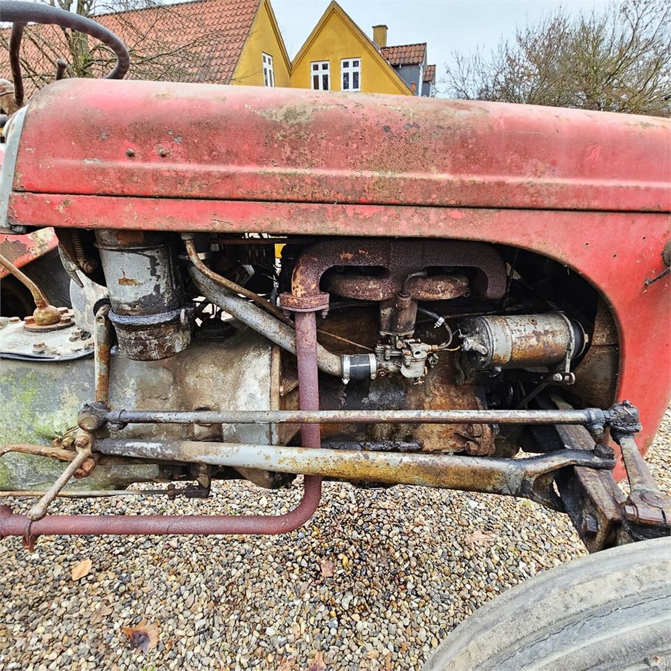 Traktor Ferguson 35: gambar 26