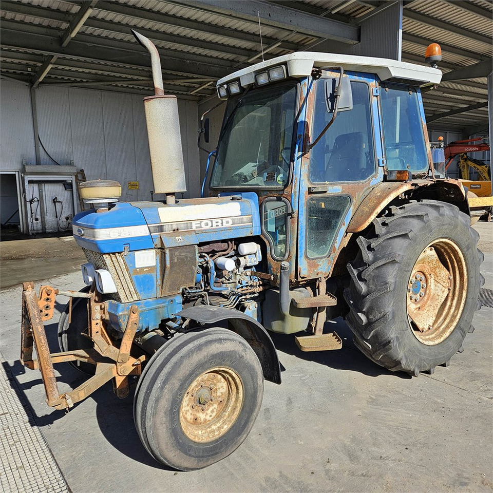 Ford 6810 - Traktor: gambar 1 Ford 6810 - Traktor: gambar 1