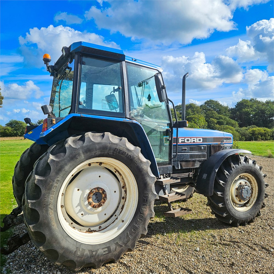 Ford 8340 Powerstar SLE - Traktor: gambar 3 Ford 8340 Powerstar SLE - Traktor: gambar 3