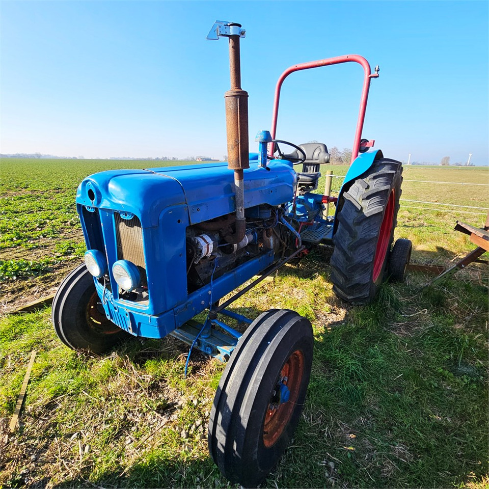 Ford T2 - Traktor: gambar 3 Ford T2 - Traktor: gambar 3