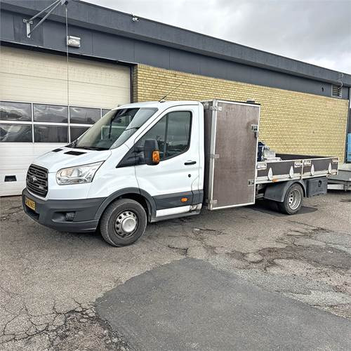 Ford Transit 2.2 TDCi (155HK) Chassis RWD Man - Truk flatbed: gambar 1 Ford Transit 2.2 TDCi (155HK) Chassis RWD Man - Truk flatbed: gambar 1