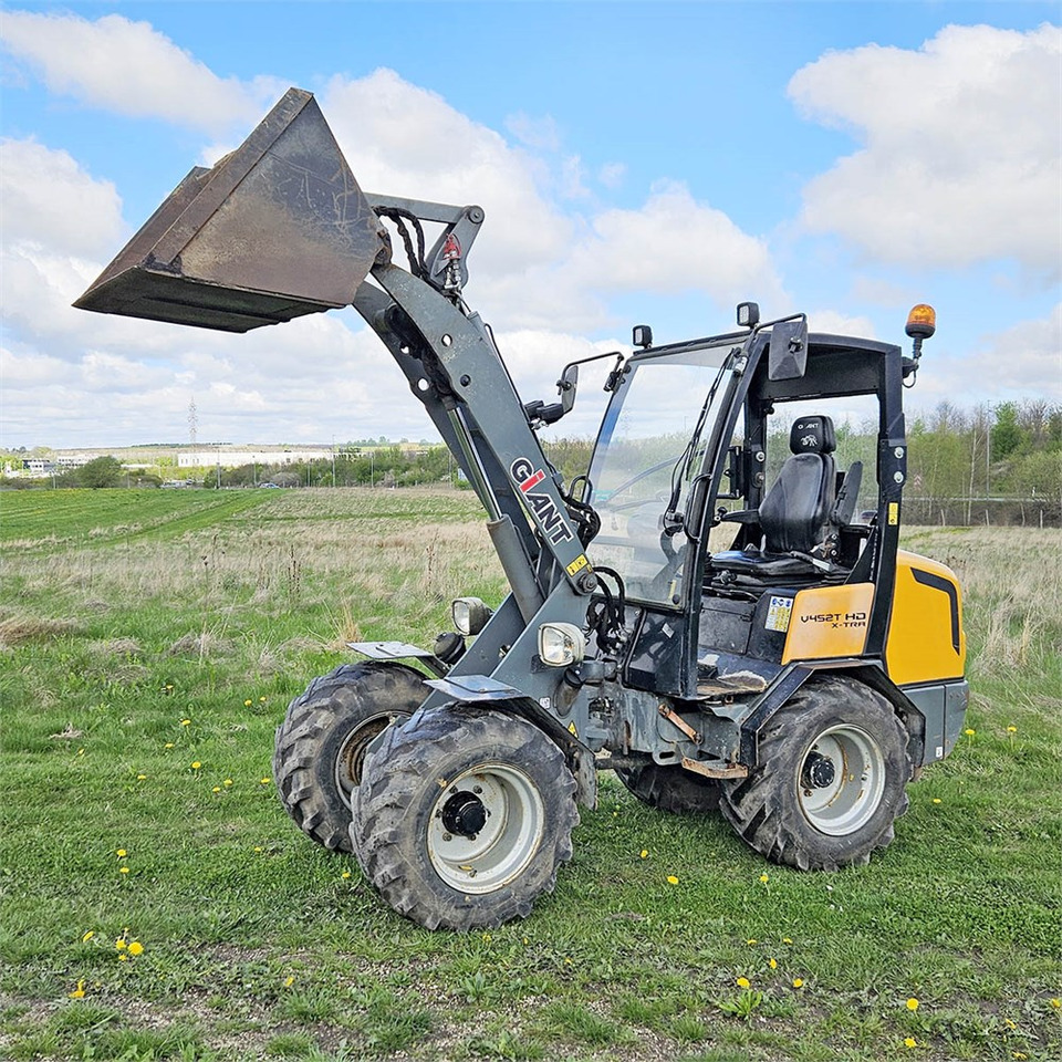 Giant V452T X-TRA HD - Wheel loader: gambar 1 Giant V452T X-TRA HD - Wheel loader: gambar 1