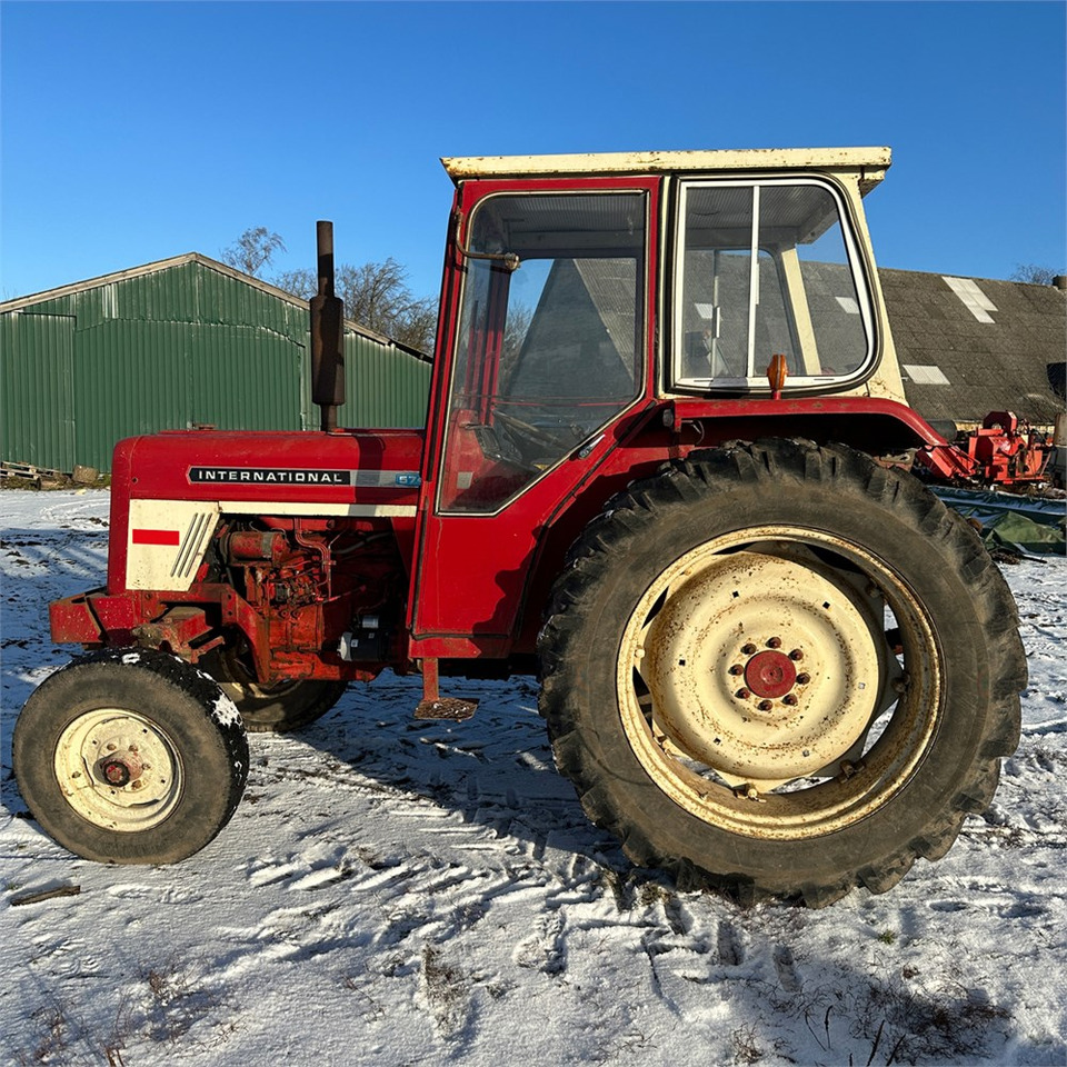 International IH I - 574 - Traktor: gambar 3 International IH I - 574 - Traktor: gambar 3