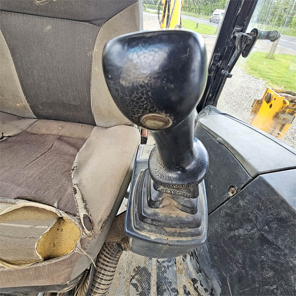 Backhoe loader JCB 4CX: gambar 13