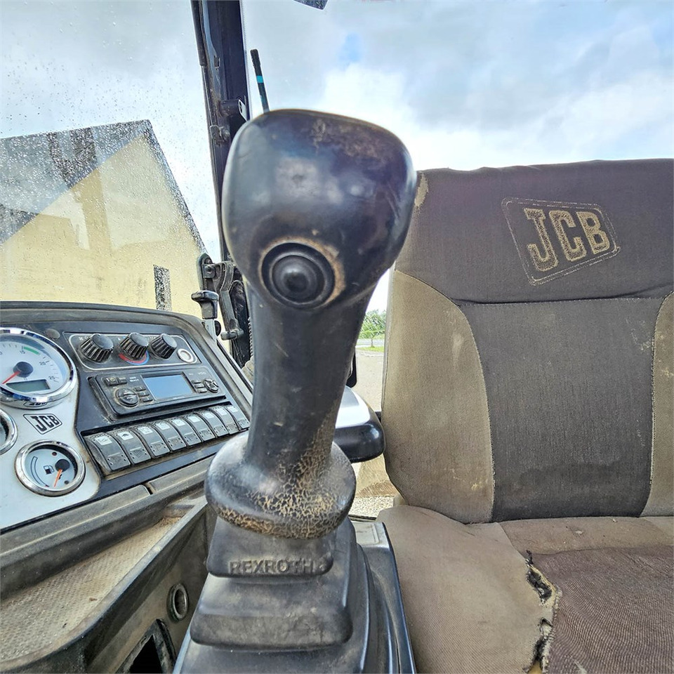 Backhoe loader JCB 4CX: gambar 11