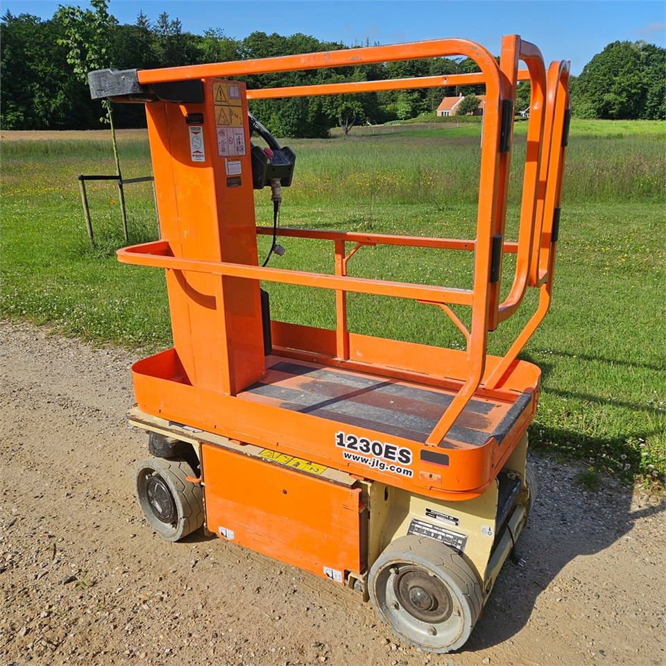 JLG 1230 ES - Lift tiang vertikal: gambar 1 JLG 1230 ES - Lift tiang vertikal: gambar 1