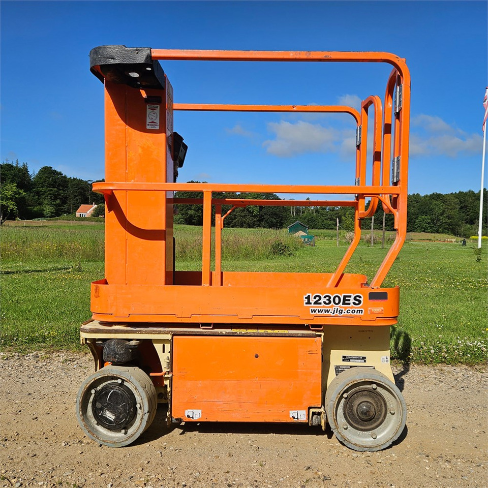 JLG 1230 ES - Lift tiang vertikal: gambar 2 JLG 1230 ES - Lift tiang vertikal: gambar 2