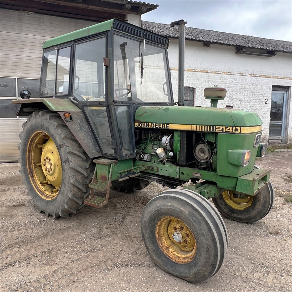John Deere 2140 - Traktor: gambar 3 John Deere 2140 - Traktor: gambar 3