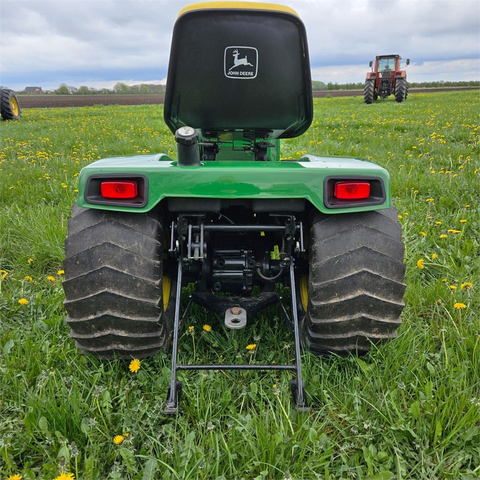 John Deere 318 - Traktor kota: gambar 4 John Deere 318 - Traktor kota: gambar 4