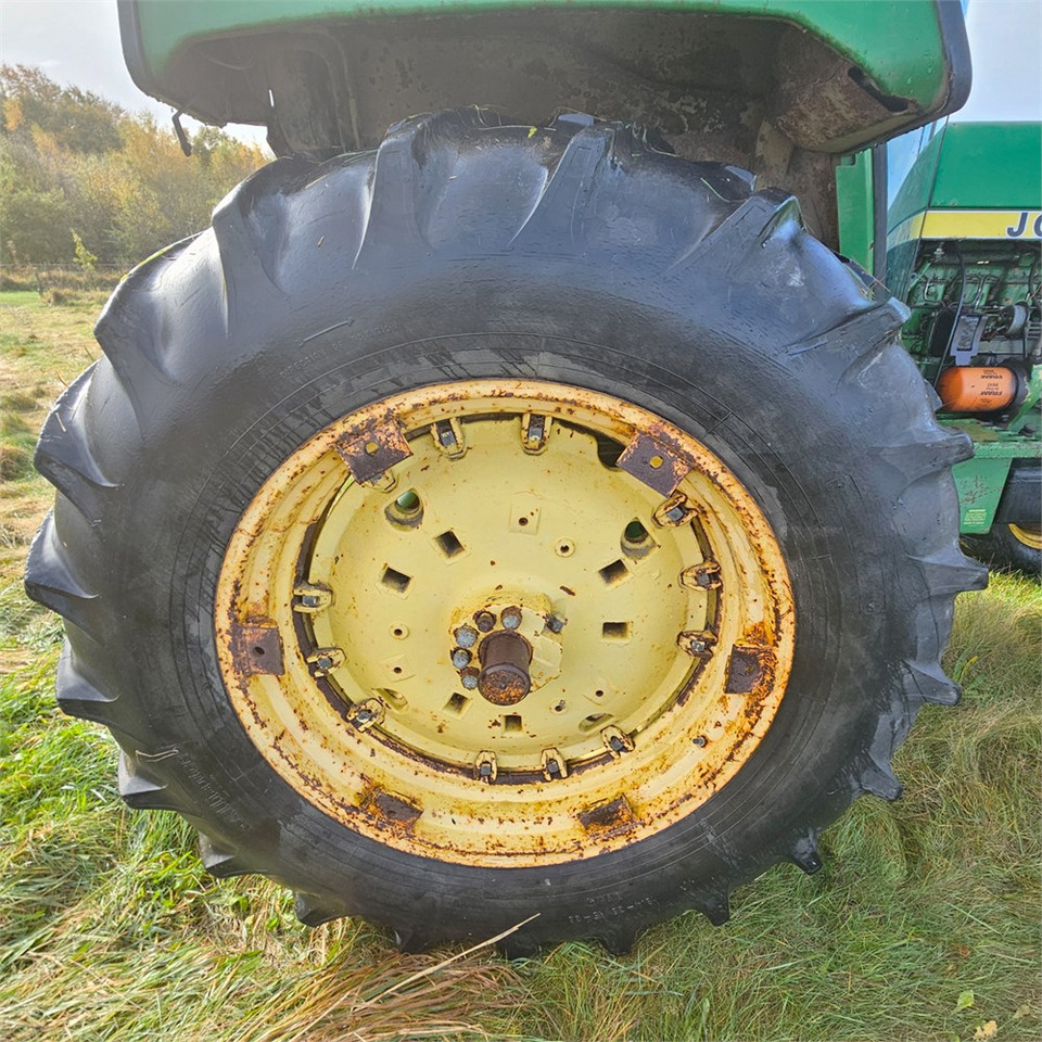 Traktor John Deere 4240: gambar 39