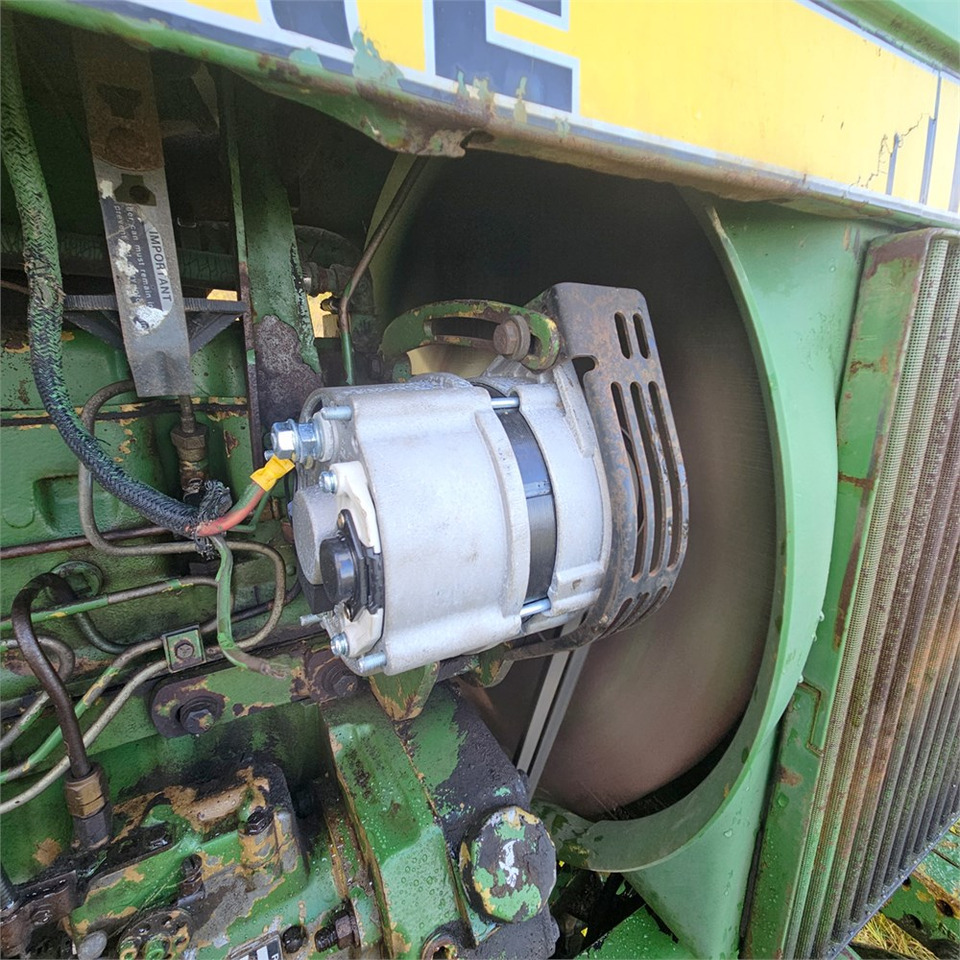 Traktor John Deere 4240: gambar 28