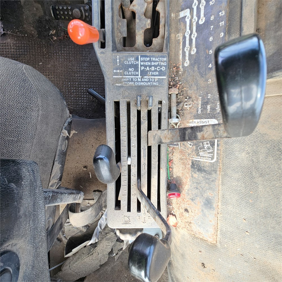 Traktor John Deere 4240: gambar 14