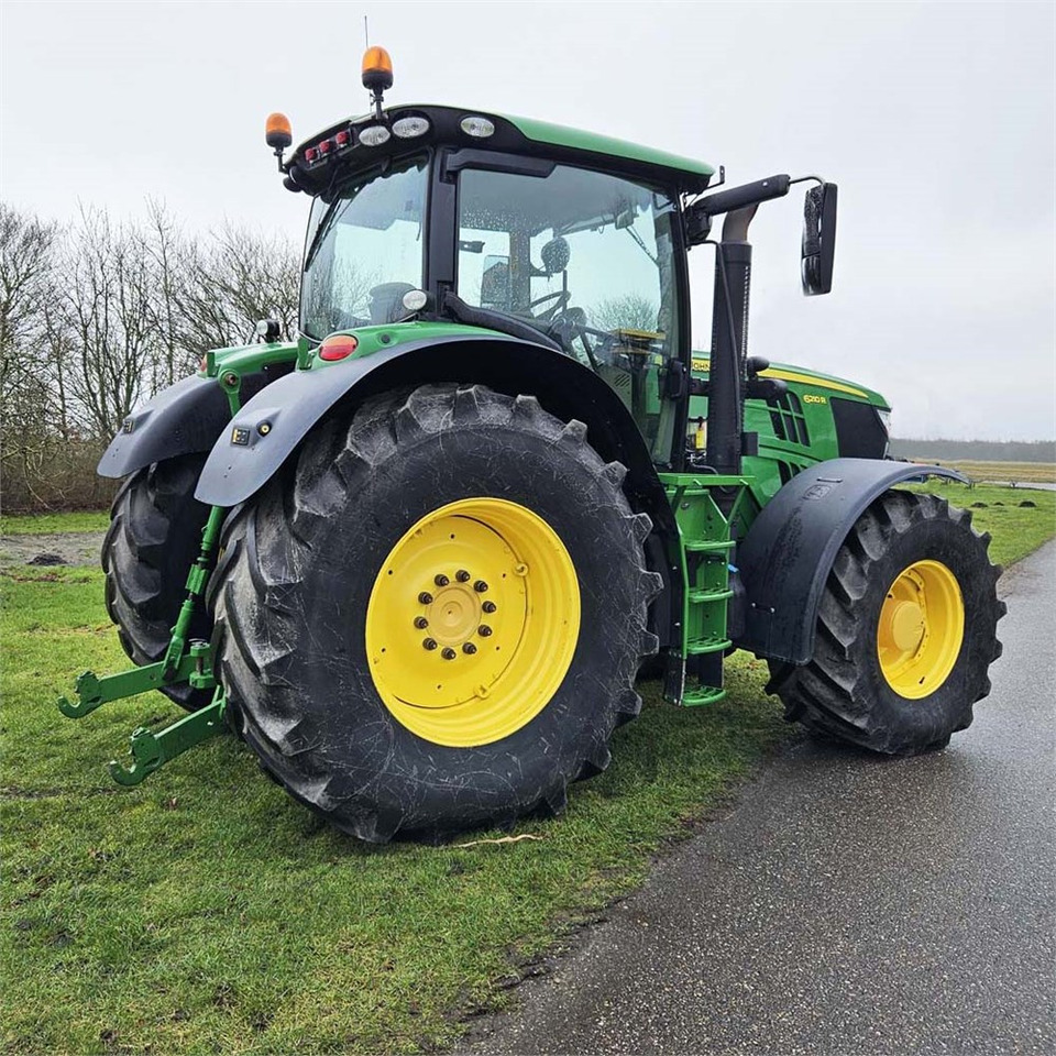 John Deere 6210 R - Traktor: gambar 2 John Deere 6210 R - Traktor: gambar 2