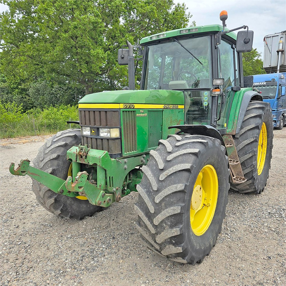 John Deere 6910 - Traktor: gambar 3 John Deere 6910 - Traktor: gambar 3