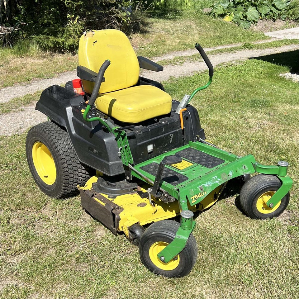 John Deere Z540 R - Mesin pemotong rumput: gambar 1 John Deere Z540 R - Mesin pemotong rumput: gambar 1
