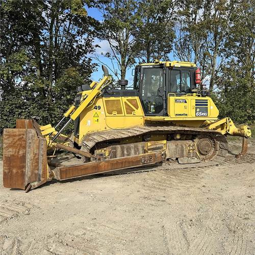 Komatsu D65 PXI-18 - Bulldozer: gambar 1 Komatsu D65 PXI-18 - Bulldozer: gambar 1