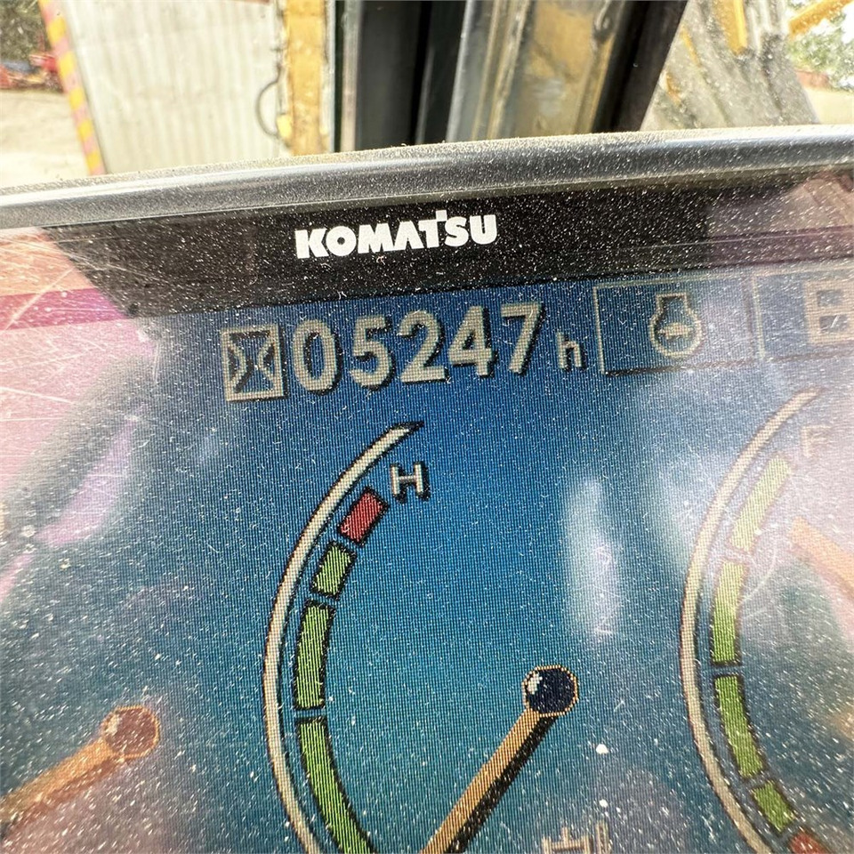 Ekskavator mini Komatsu PC88MR-8: gambar 39