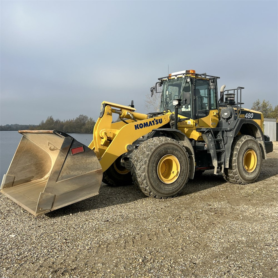 Komatsu WA480-8 - Wheel loader: gambar 1 Komatsu WA480-8 - Wheel loader: gambar 1