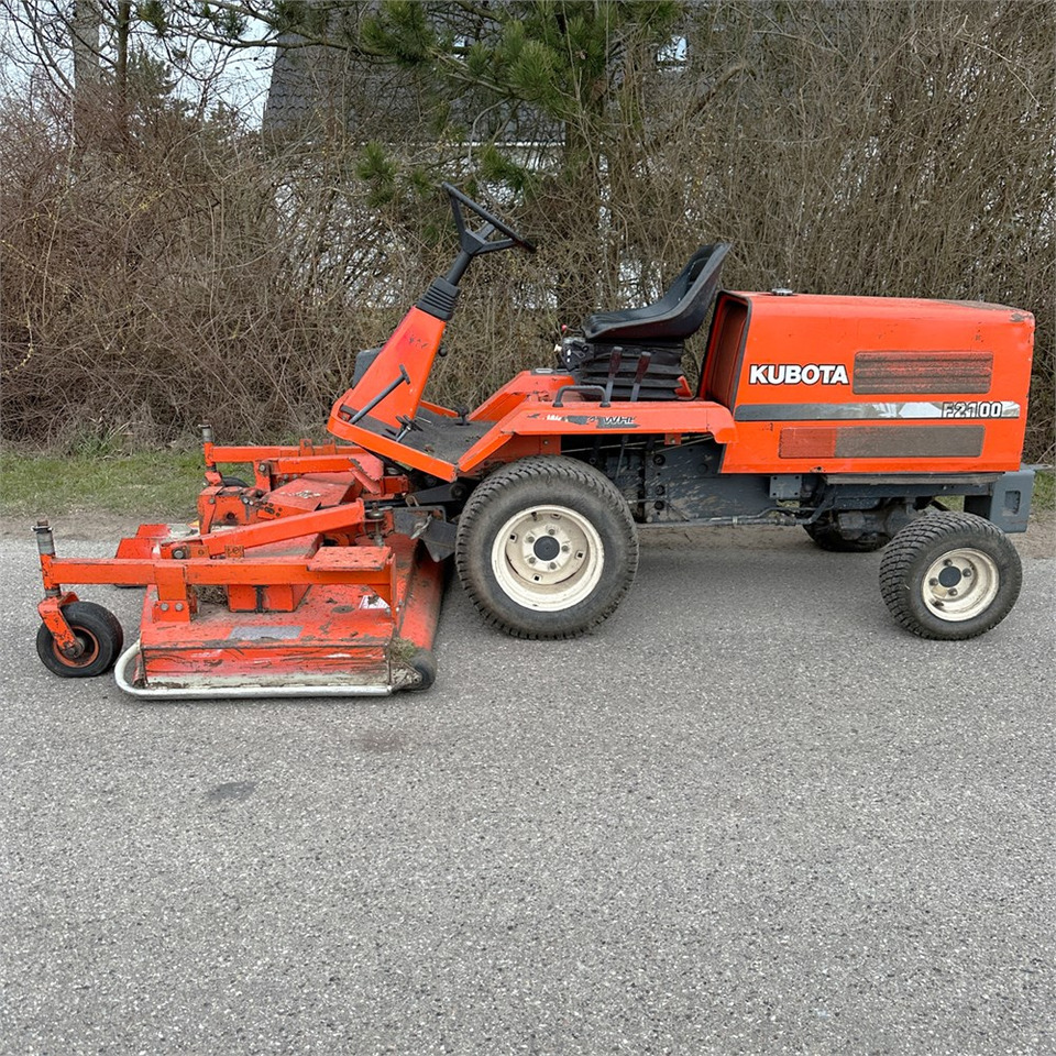 Kubota F2100 - Mesin pemotong rumput: gambar 2 Kubota F2100 - Mesin pemotong rumput: gambar 2