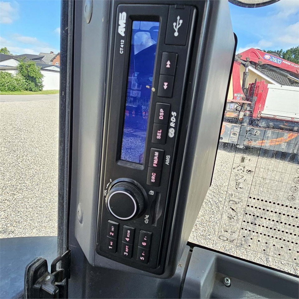 Ekskavator mini Kubota KX057-4: gambar 16