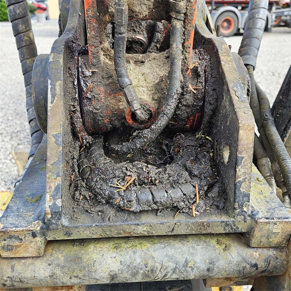 Ekskavator mini Kubota KX057-4: gambar 28