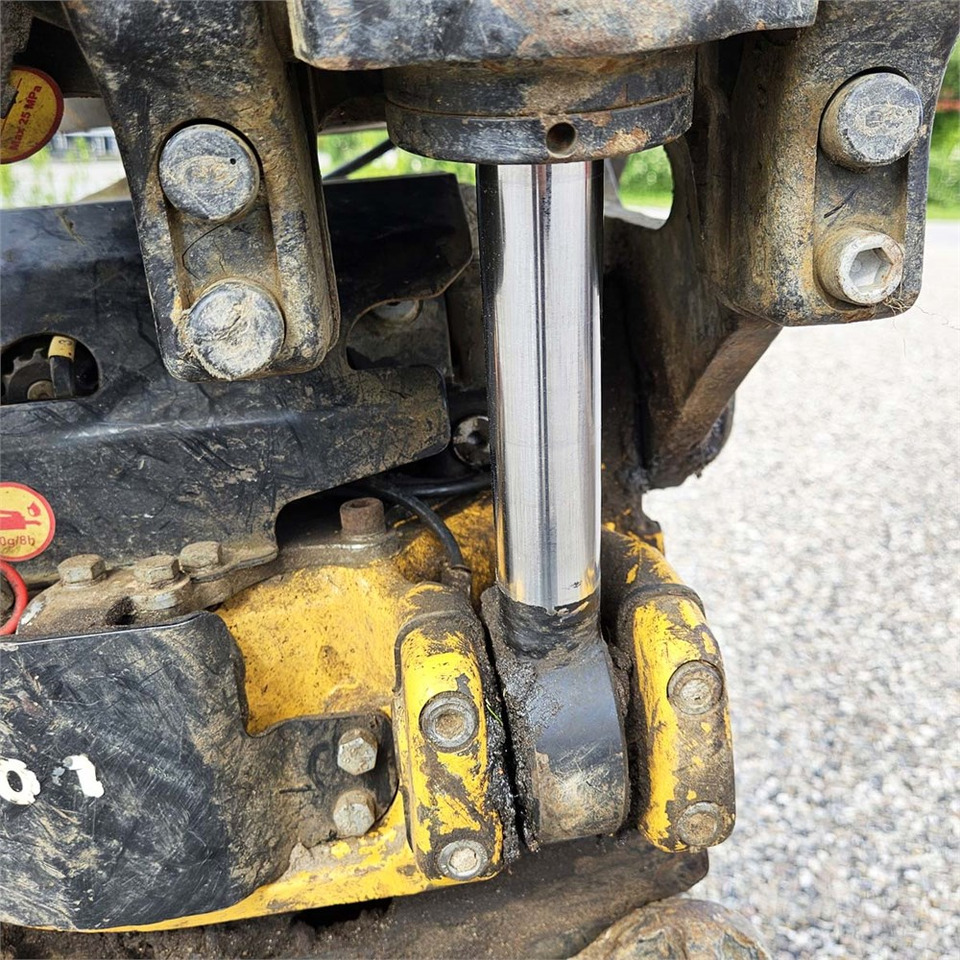 Ekskavator mini Kubota KX057-4: gambar 29