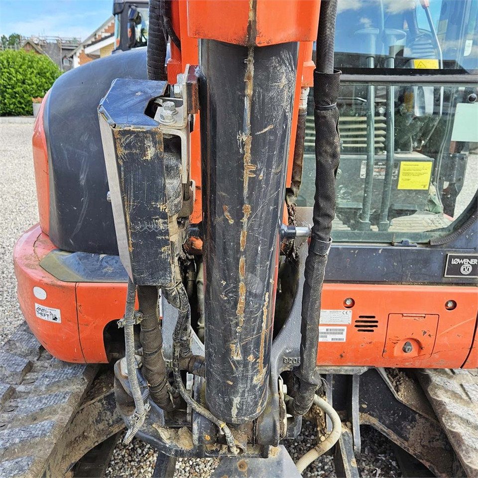 Ekskavator mini Kubota KX057-4: gambar 22