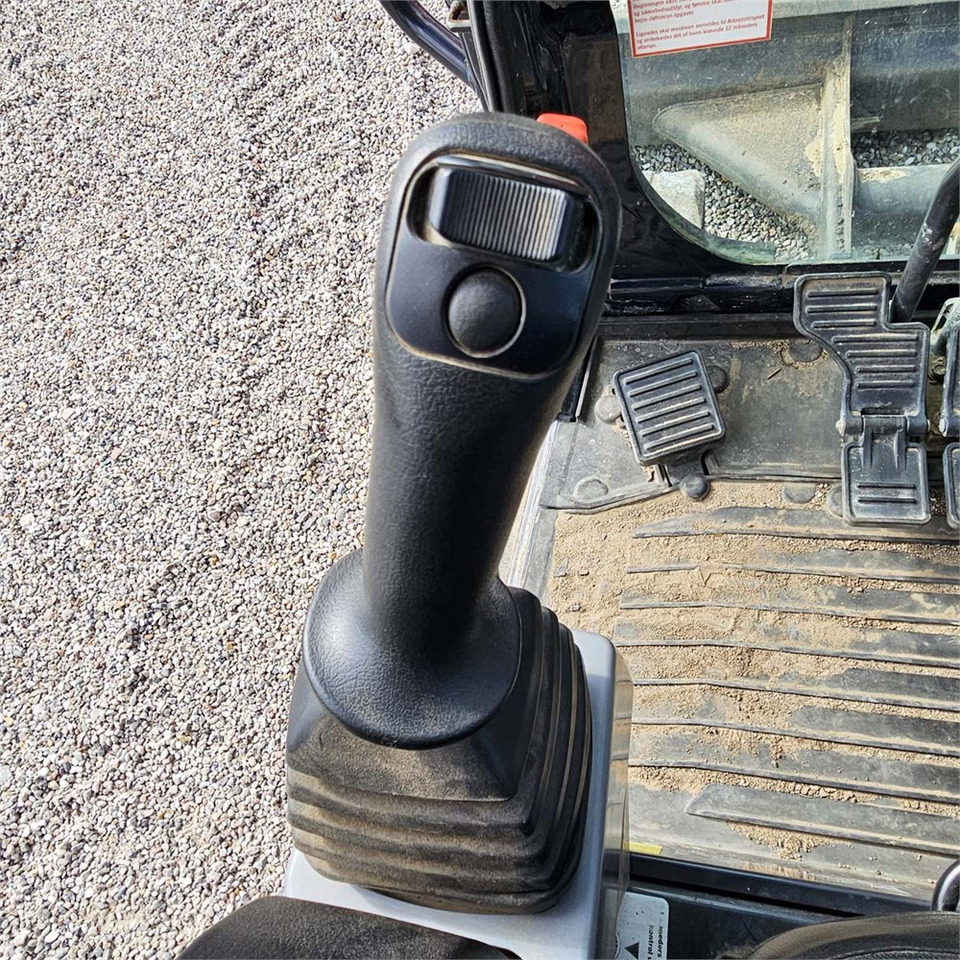 Ekskavator mini Kubota KX057-4: gambar 10