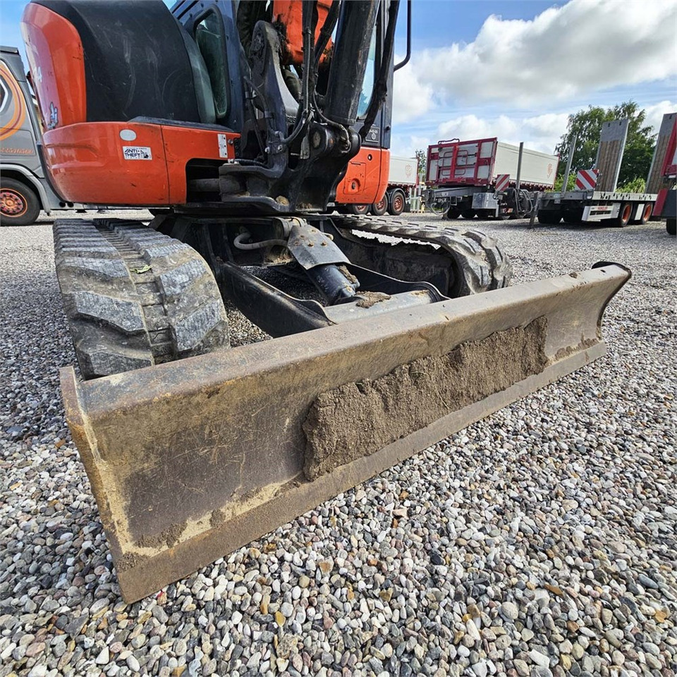 Ekskavator mini Kubota KX057-4: gambar 32