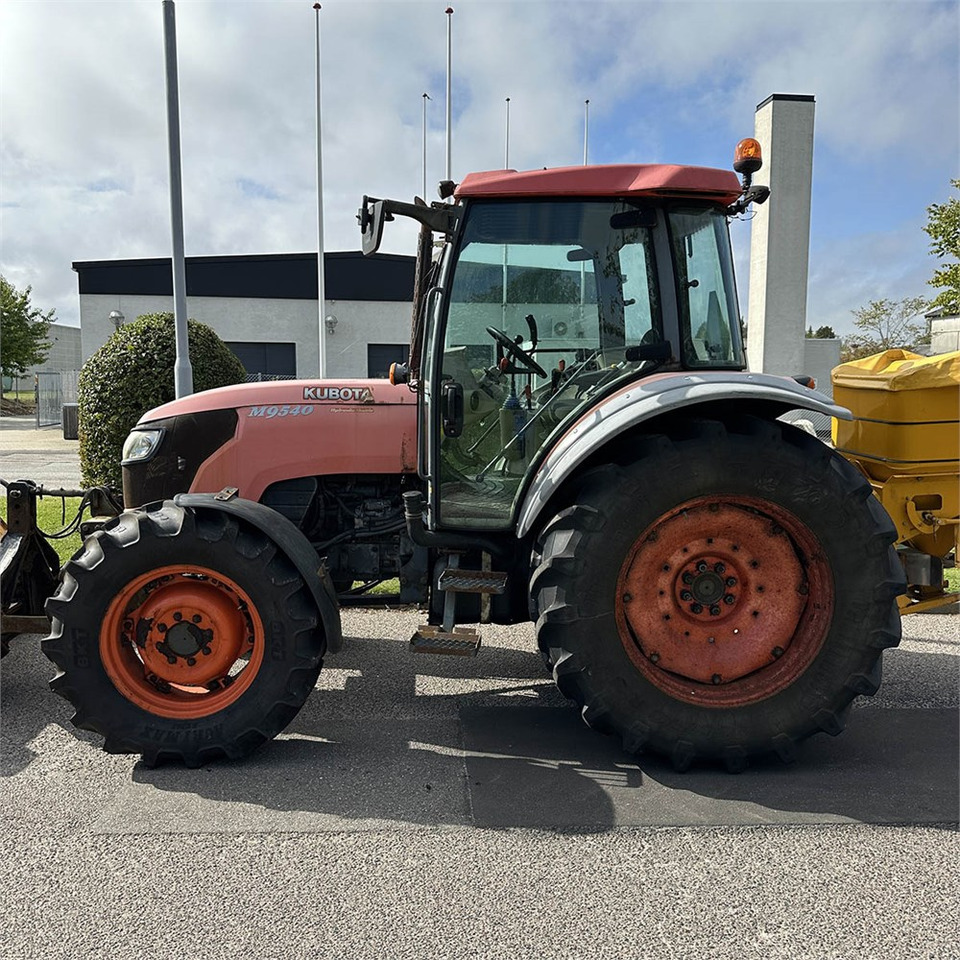 Kubota M 9540 2/4 WD - Traktor: gambar 4 Kubota M 9540 2/4 WD - Traktor: gambar 4
