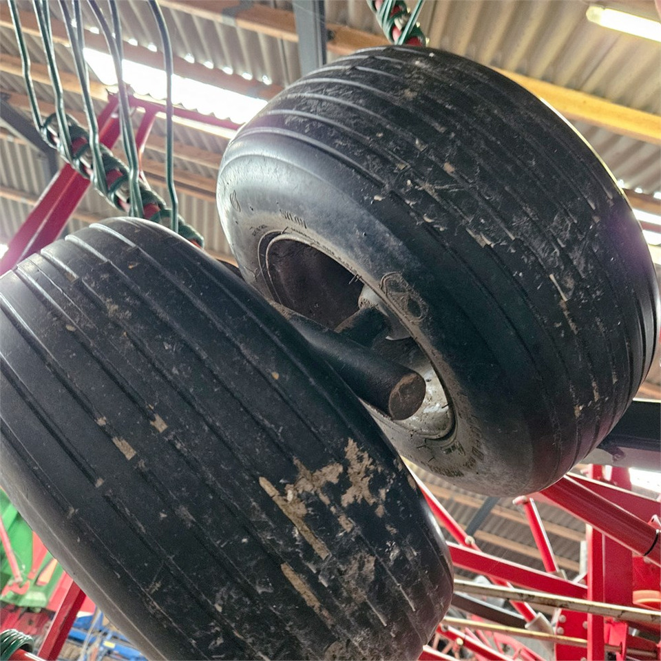 Peralatan untuk pembuatan jerami Kverneland 9590C: gambar 27