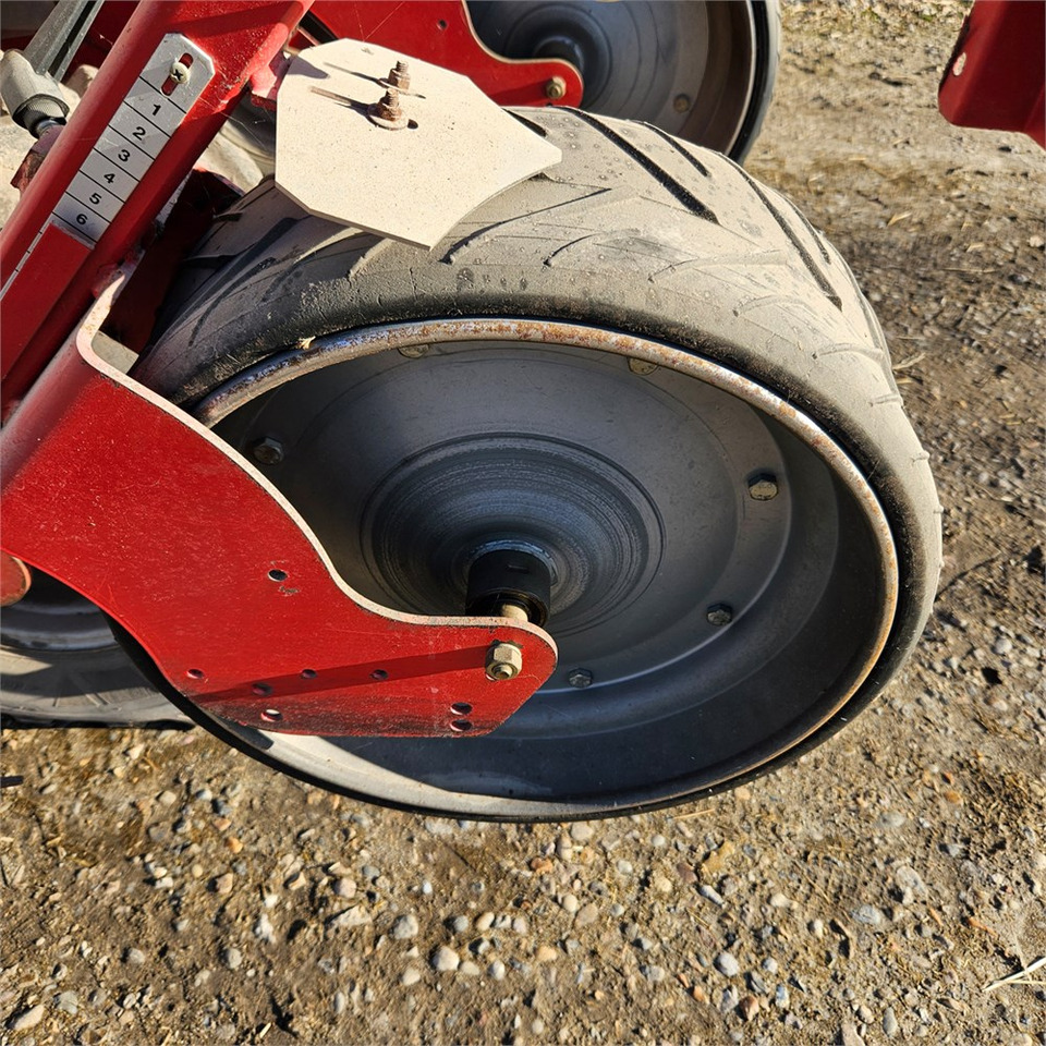 Peralatan menabur Kverneland Optima E-drive 8: gambar 40