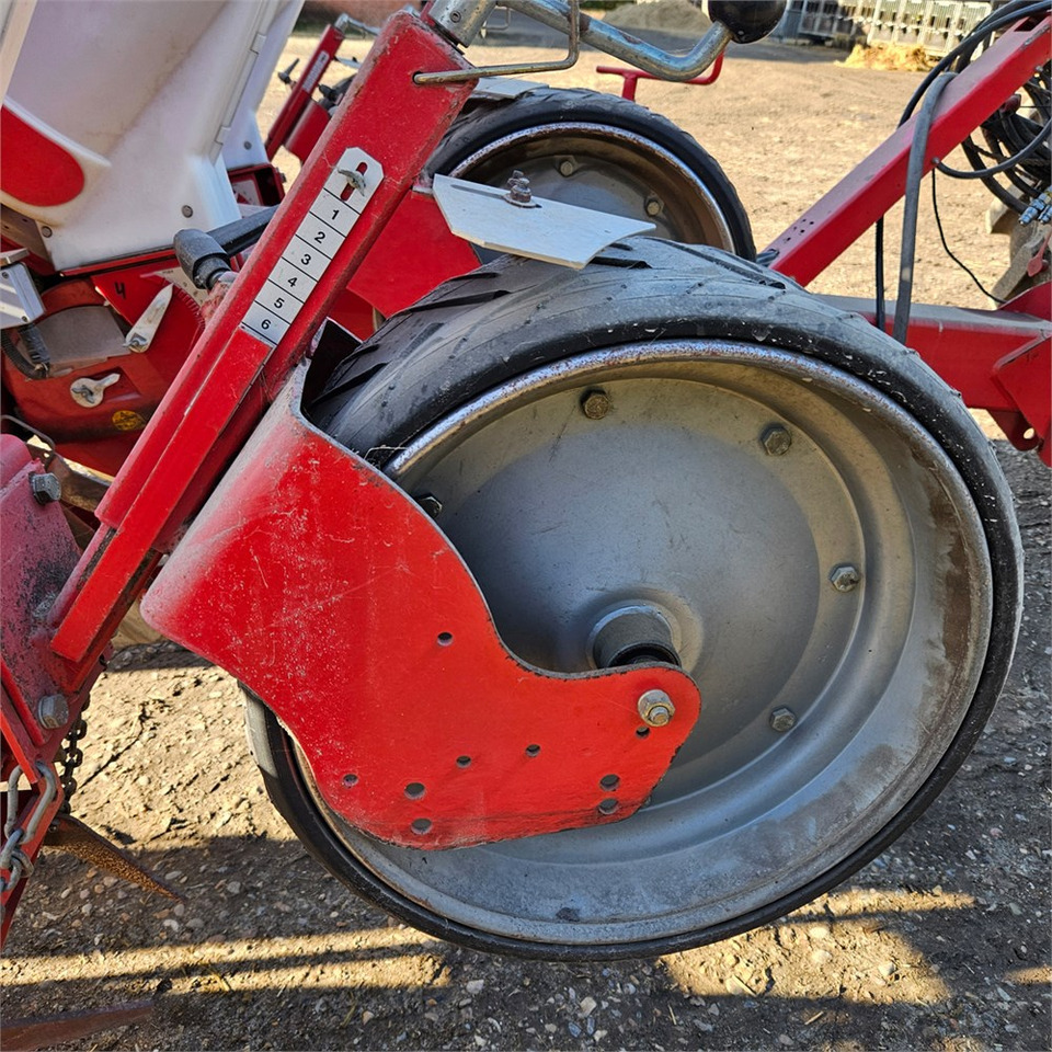 Peralatan menabur Kverneland Optima E-drive 8: gambar 24