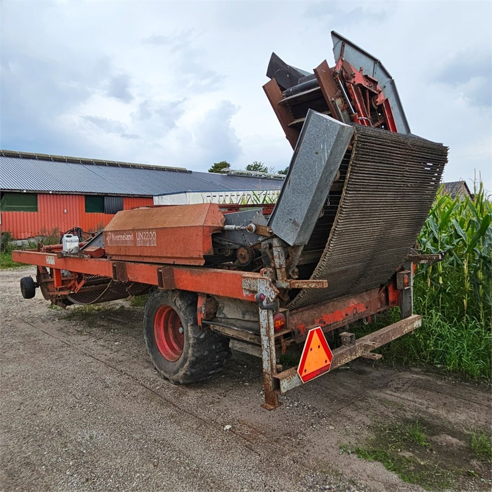 Kverneland UN 2200 - Mesin pemanen kentang: gambar 1 Kverneland UN 2200 - Mesin pemanen kentang: gambar 1