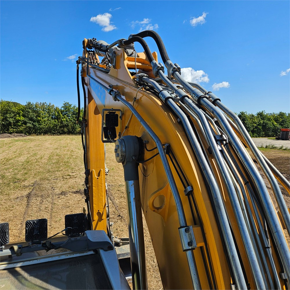 Ekskavator perayap Liebherr R922 LC: gambar 25 Ekskavator perayap Liebherr R922 LC: gambar 25