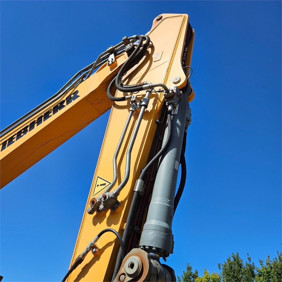 Ekskavator perayap Liebherr R922 LC: gambar 28 Ekskavator perayap Liebherr R922 LC: gambar 28
