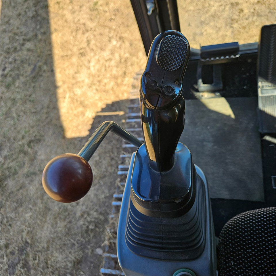 Ekskavator perayap Liebherr R922 LC: gambar 13 Ekskavator perayap Liebherr R922 LC: gambar 13