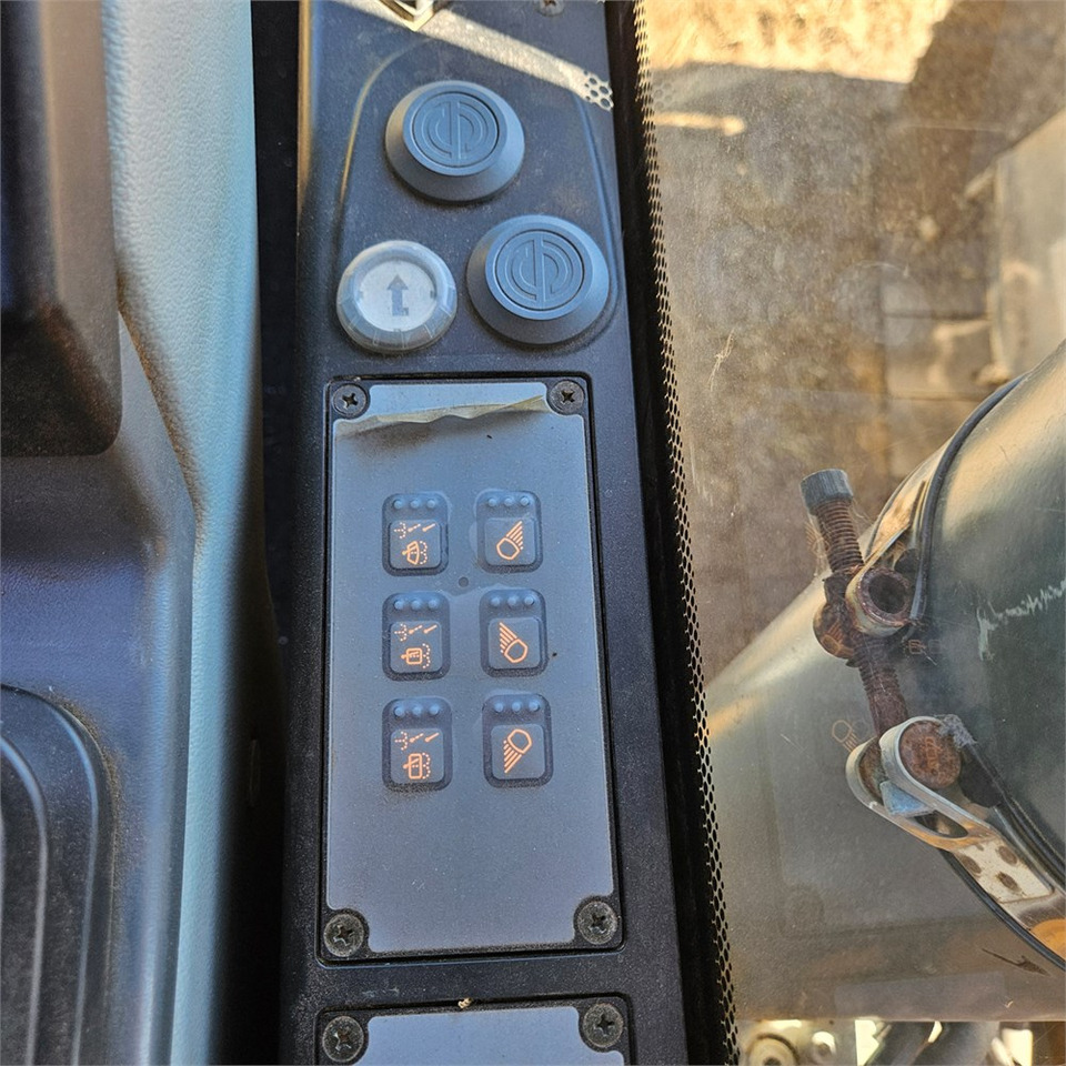 Ekskavator perayap Liebherr R922 LC: gambar 15 Ekskavator perayap Liebherr R922 LC: gambar 15