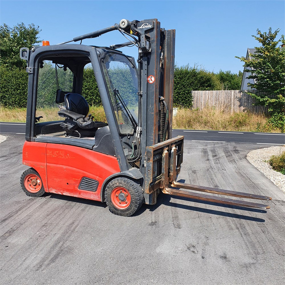 Linde H16 P-01 - Forklift: gambar 1 Linde H16 P-01 - Forklift: gambar 1