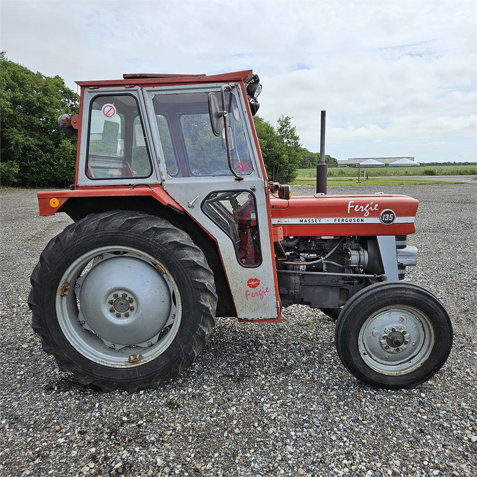 Massey Ferguson MF135 - Traktor: gambar 2 Massey Ferguson MF135 - Traktor: gambar 2