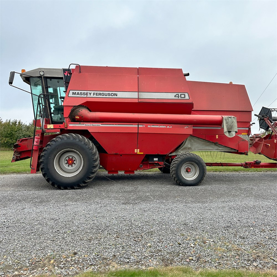 Massey Ferguson MF40 - Mesin pemanen: gambar 2 Massey Ferguson MF40 - Mesin pemanen: gambar 2
