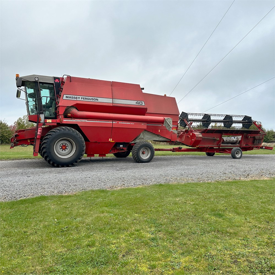 Massey Ferguson MF40 - Mesin pemanen: gambar 1 Massey Ferguson MF40 - Mesin pemanen: gambar 1