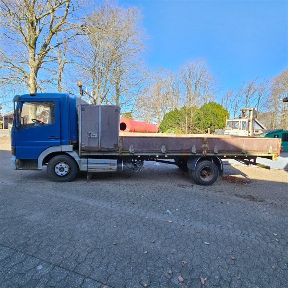 Mercedes ATEGO 817 - Truk flatbed: gambar 2 Mercedes ATEGO 817 - Truk flatbed: gambar 2