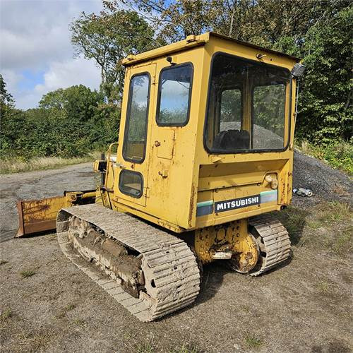 Mitsubishi BD2G - Bulldozer: gambar 4 Mitsubishi BD2G - Bulldozer: gambar 4