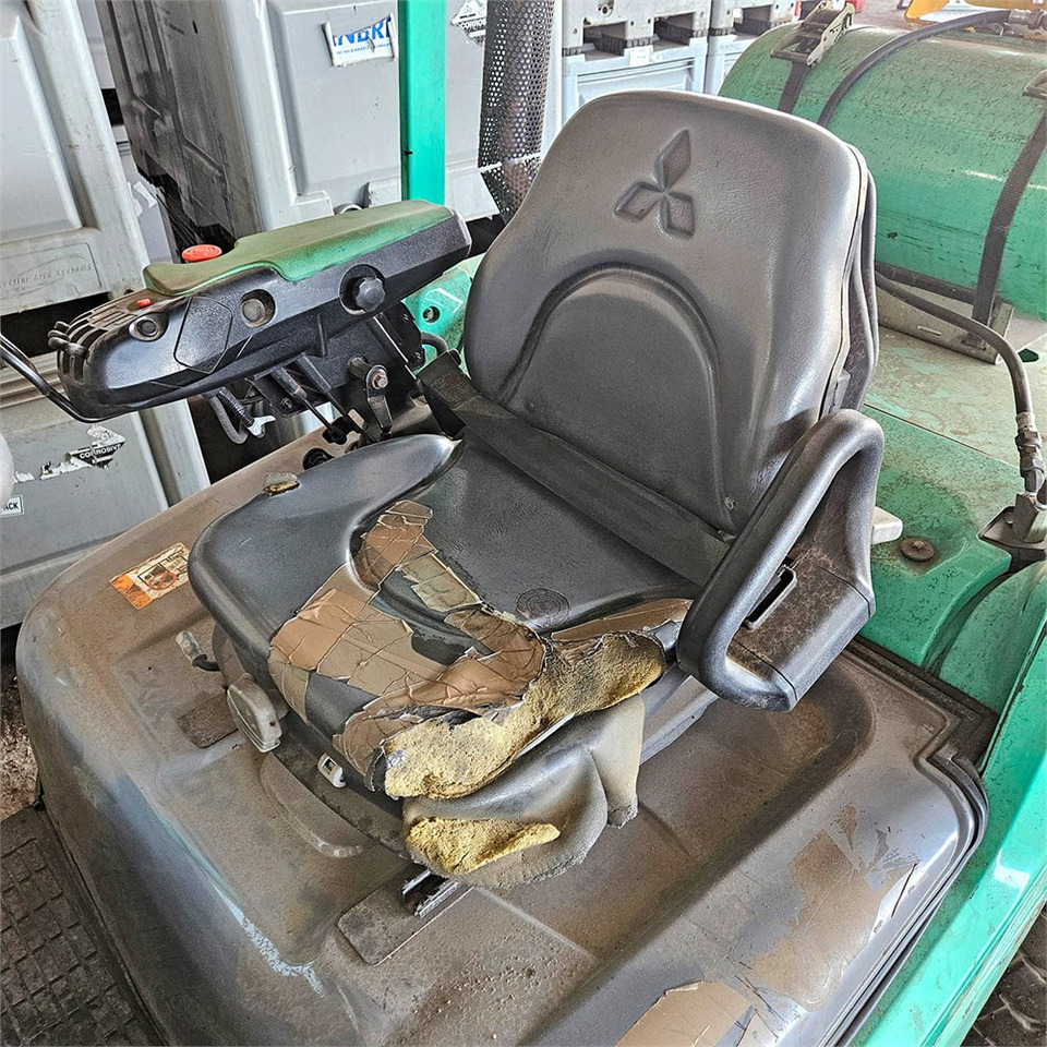 Forklift Mitsubishi FG35N: gambar 8