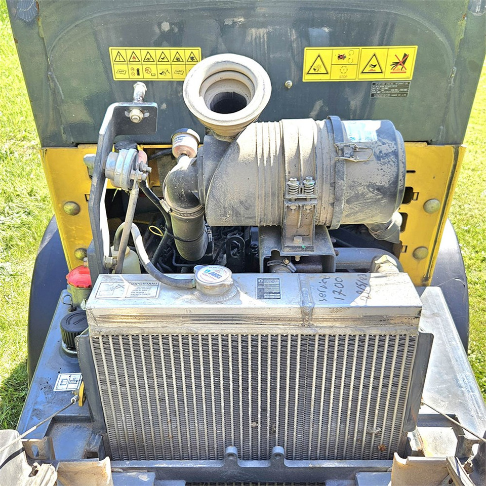 Skid steer Mustang AL406: gambar 34